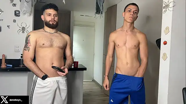 Snapshot of zoneboys chatting on 10/30/25, 10:43 zoneboys online show from 10/30/25, 10:43