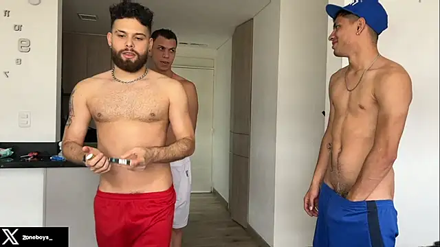 Snapshot of zoneboys chatting on 11/01/25, 08:11 zoneboys online show from 11/01/25, 08:11