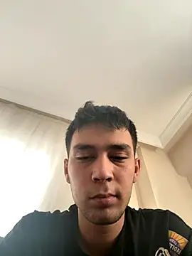 Snapshot of Yucel_9595 chatting on 10/27/25, 05:33 Yucel 9595 online show from 10/27/25, 05:33