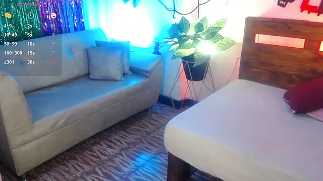 Yeseniaa25  online show from 10/10/25, 03:33