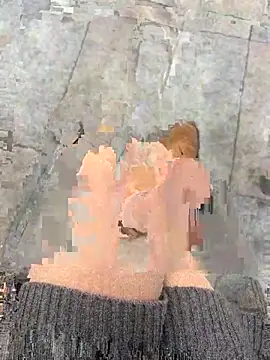 Snapshot of xiaoyuan01 chatting on 10/28/25, 04:49 xiaoyuan01 online show from 10/28/25, 04:49