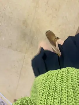 Snapshot of xiaoyuan01 chatting on 11/13/25, 01:37 xiaoyuan01 online show from 11/13/25, 01:37