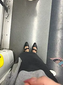 Snapshot of xiaoyuan01 chatting on 11/16/25, 01:22 xiaoyuan01 online show from 11/16/25, 01:22