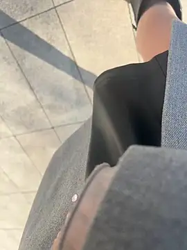 Snapshot of xiaoyuan01 chatting on 11/22/25, 01:15 xiaoyuan01 online show from 11/22/25, 01:15