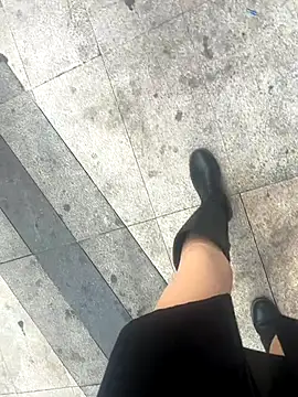 Snapshot of xiaoyuan01 chatting on 12/01/25, 01:43 xiaoyuan01 online show from 12/01/25, 01:43