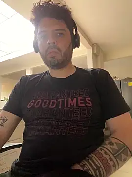 uto857 online show from 11/18/25, 08:35