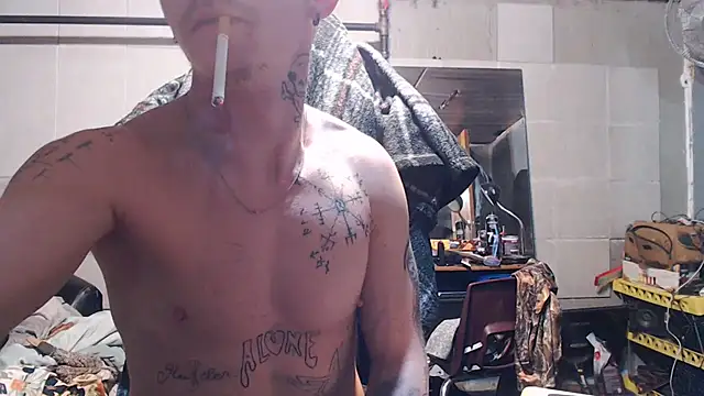 Snapshot of mastertrap chatting on 12/03/25, 07:38 mastertrap online show from 12/03/25, 07:38