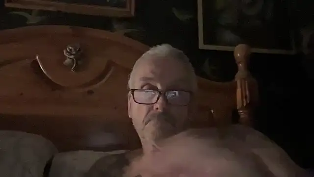 Snapshot of poggles chatting on 03/02/26, 08:15 poggles online show from 03/02/26, 08:15