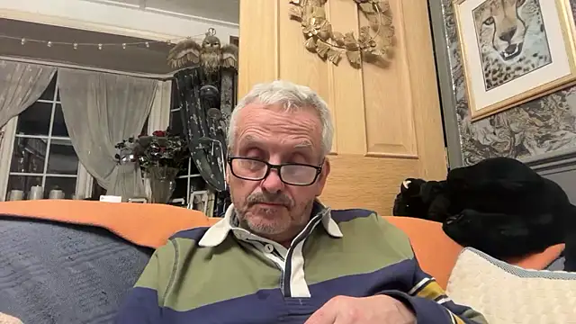 Snapshot of poggles chatting on 03/14/26, 10:26 poggles online show from 03/14/26, 10:26