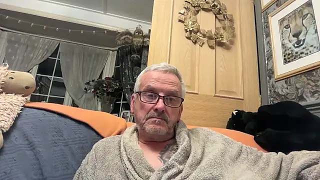 Snapshot of poggles chatting on 03/15/26, 08:26 poggles online show from 03/15/26, 08:26