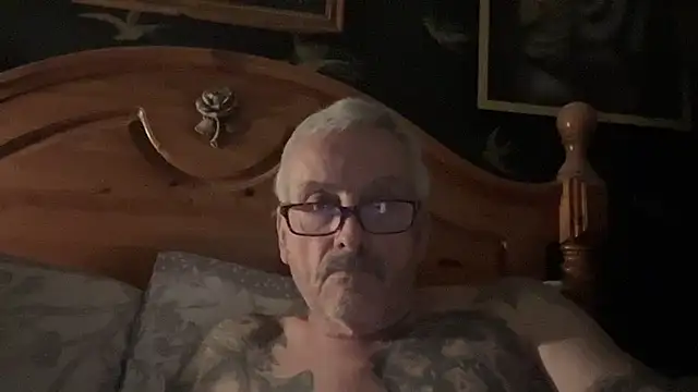 Snapshot of poggles chatting on 03/16/26, 08:02 poggles online show from 03/16/26, 08:02