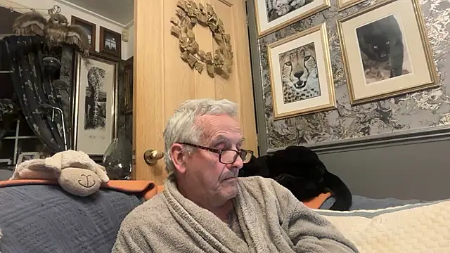 Snapshot of poggles chatting on 03/22/26, 09:07 poggles online show from 03/22/26, 09:07