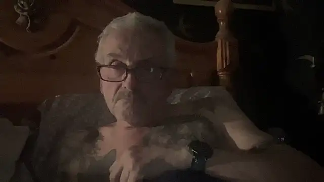 Snapshot of poggles chatting on 03/28/26, 09:14 poggles online show from 03/28/26, 09:14