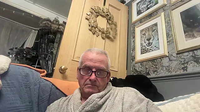 Snapshot of poggles chatting on 03/29/26, 07:25 poggles online show from 03/29/26, 07:25