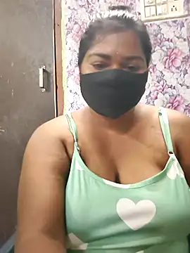 Liyaa 24 online show from 03/17/26, 09:45