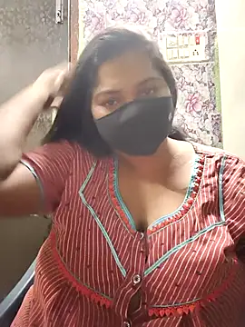 Snapshot of Liyaa_24 chatting on 04/20/26, 04:43 Liyaa 24 online show from 04/20/26, 04:43