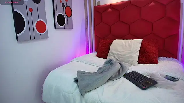 EmmaJhomson online show from 04/16/26, 12:50