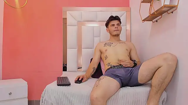 Snapshot of erickandnatasha_69 chatting on 02/18/26, 11:06 erickandnatasha 69 online show from 02/18/26, 11:06