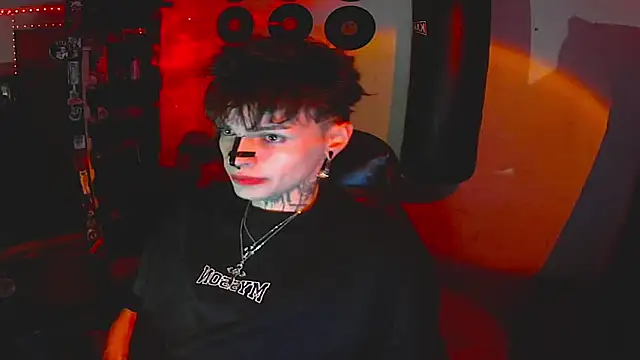 Snapshot of prince_x_dark chatting on 10/27/25, 07:18 prince x dark online show from 10/27/25, 07:18