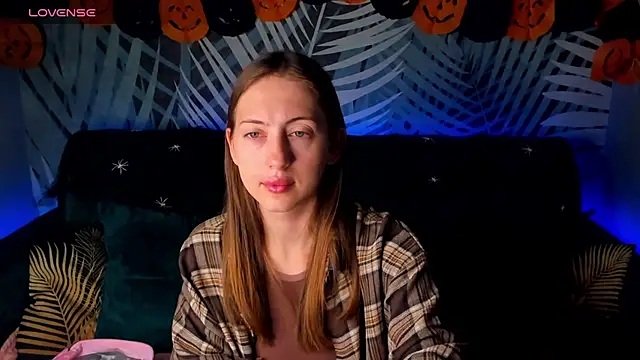 ChristyCrayme online show from 10/21/25, 10:10