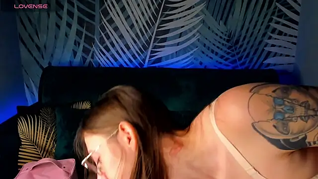 ChristyCrayme online show from 11/21/25, 10:19