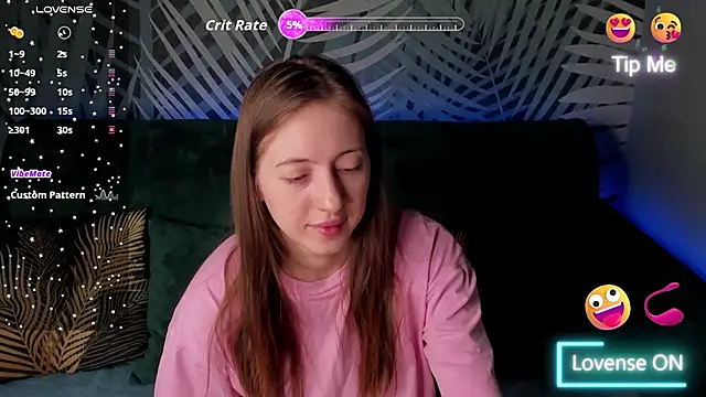 Snapshot of ChristyCrayme chatting on 03/18/26, 10:13 ChristyCrayme online show from 03/18/26, 10:13