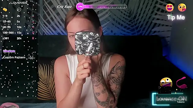 Snapshot of ChristyCrayme chatting on 06/25/26, 10:14 ChristyCrayme online show from 06/25/26, 10:14