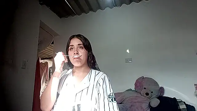 Snapshot of twodoo chatting on 10/14/25, 07:58 twodoo online show from 10/14/25, 07:58