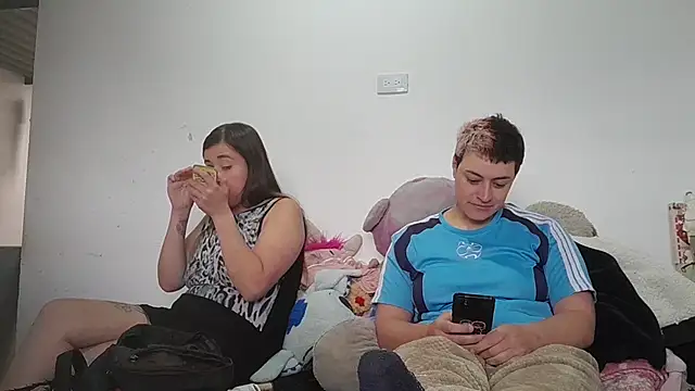 Snapshot of twodoo chatting on 10/31/25, 04:30 twodoo online show from 10/31/25, 04:30