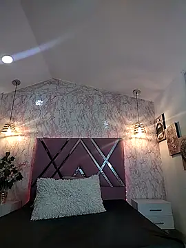 Snapshot of Dolce_pearl chatting on 03/19/26, 01:42 Dolce pearl online show from 03/19/26, 01:42