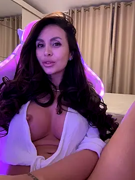 LunaBex online show from 10/21/25, 07:03