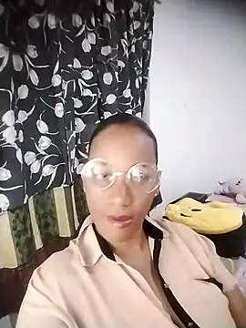 Snapshot of EbonyHorrny chatting on 10/31/25, 03:40 EbonyHorrny online show from 10/31/25, 03:40