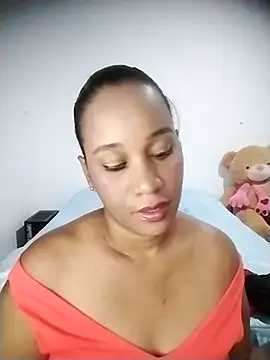 Snapshot of EbonyHorrny chatting on 11/13/25, 12:26 EbonyHorrny online show from 11/13/25, 12:26