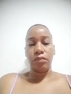 Snapshot of EbonyHorrny chatting on 12/19/25, 12:45 EbonyHorrny online show from 12/19/25, 12:45