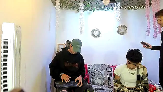 Bastian boyshot77 online show from 02/15/26, 01:52