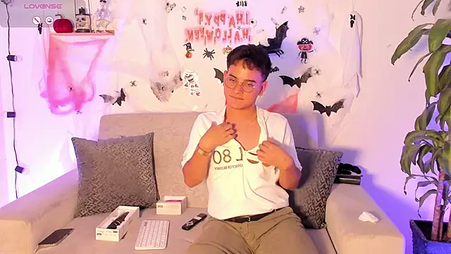 Young Ben online show from 10/24/25, 01:03