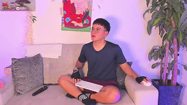 Snapshot of Young_Ben chatting on 11/28/25, 09:50 Young Ben online show from 11/28/25, 09:50