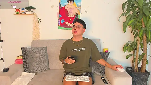 Snapshot of Young_Ben chatting on 11/29/25, 04:10 Young Ben online show from 11/29/25, 04:10