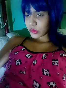 Snapshot of famousfox-69 chatting on 11/20/25, 05:07 famousfox-69 online show from 11/20/25, 05:07