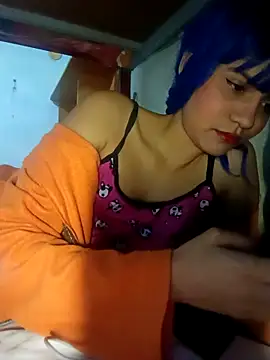 Snapshot of famousfox-69 chatting on 04/17/26, 08:34 famousfox-69 online show from 04/17/26, 08:34