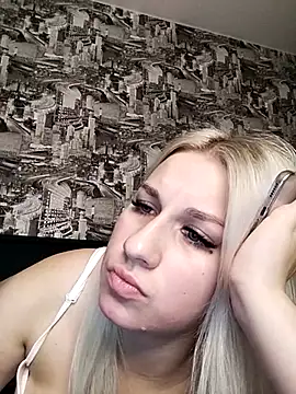 Snapshot of HoneyNelly chatting on 11/07/25, 12:43 HoneyNelly online show from 11/07/25, 12:43