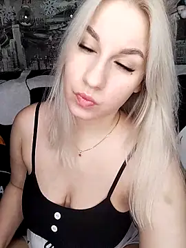 Snapshot of HoneyNelly chatting on 03/12/26, 10:27 HoneyNelly online show from 03/12/26, 10:27