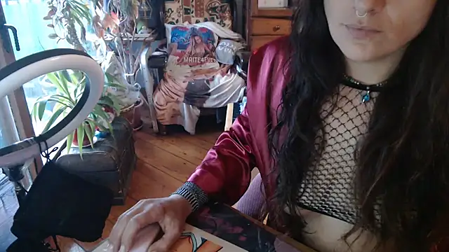 Snapshot of Maite4ever chatting on 11/15/25, 03:30 Maite4ever online show from 11/15/25, 03:30