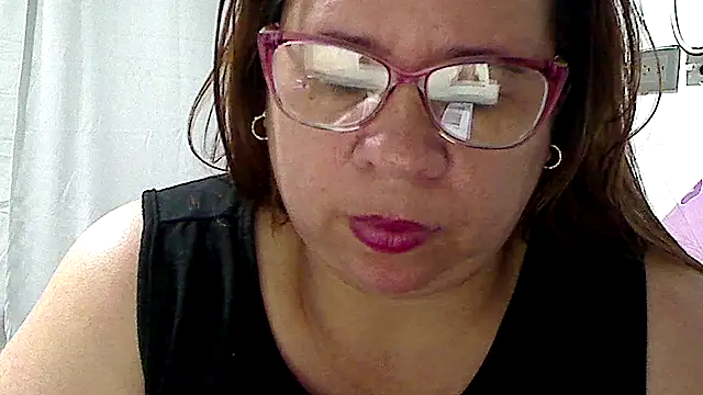 Snapshot of luciana69hot chatting on 04/01/26, 03:40 luciana69hot online show from 04/01/26, 03:40