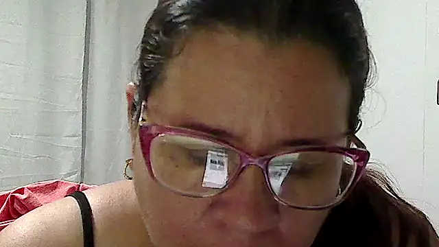 Snapshot of luciana69hot chatting on 04/06/26, 06:09 luciana69hot online show from 04/06/26, 06:09