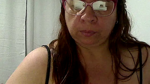 Snapshot of luciana69hot chatting on 04/21/26, 03:02 luciana69hot online show from 04/21/26, 03:02