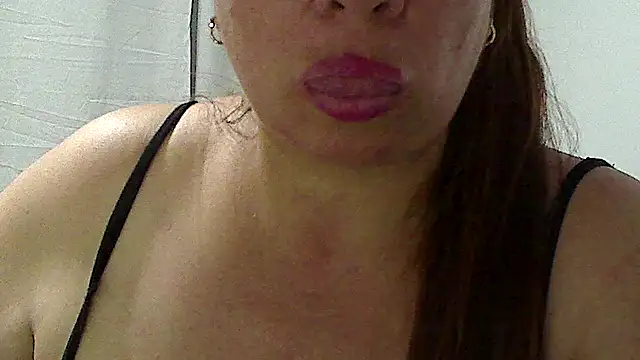 Snapshot of luciana69hot chatting on 04/30/26, 08:57 luciana69hot online show from 04/30/26, 08:57