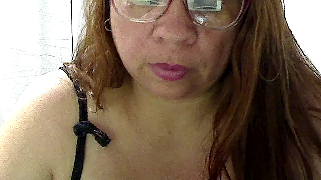 Snapshot of luciana69hot chatting on 05/11/26, 10:51 luciana69hot online show from 05/11/26, 10:51