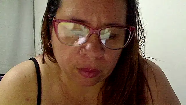 Snapshot of luciana69hot chatting on 06/08/26, 01:28 luciana69hot online show from 06/08/26, 01:28