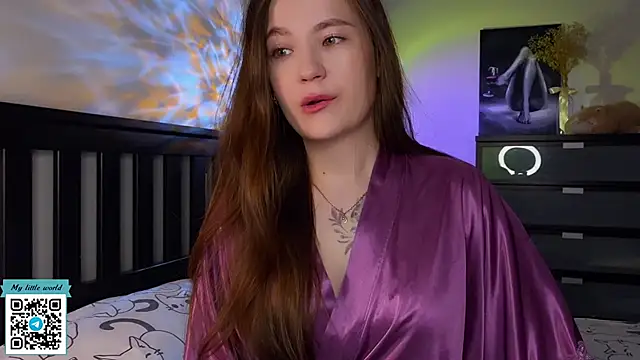 mia here online show from 10/17/25, 01:20